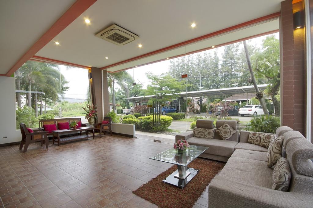 Hotel Santiphap & Ban Bang Khu (Phuket)