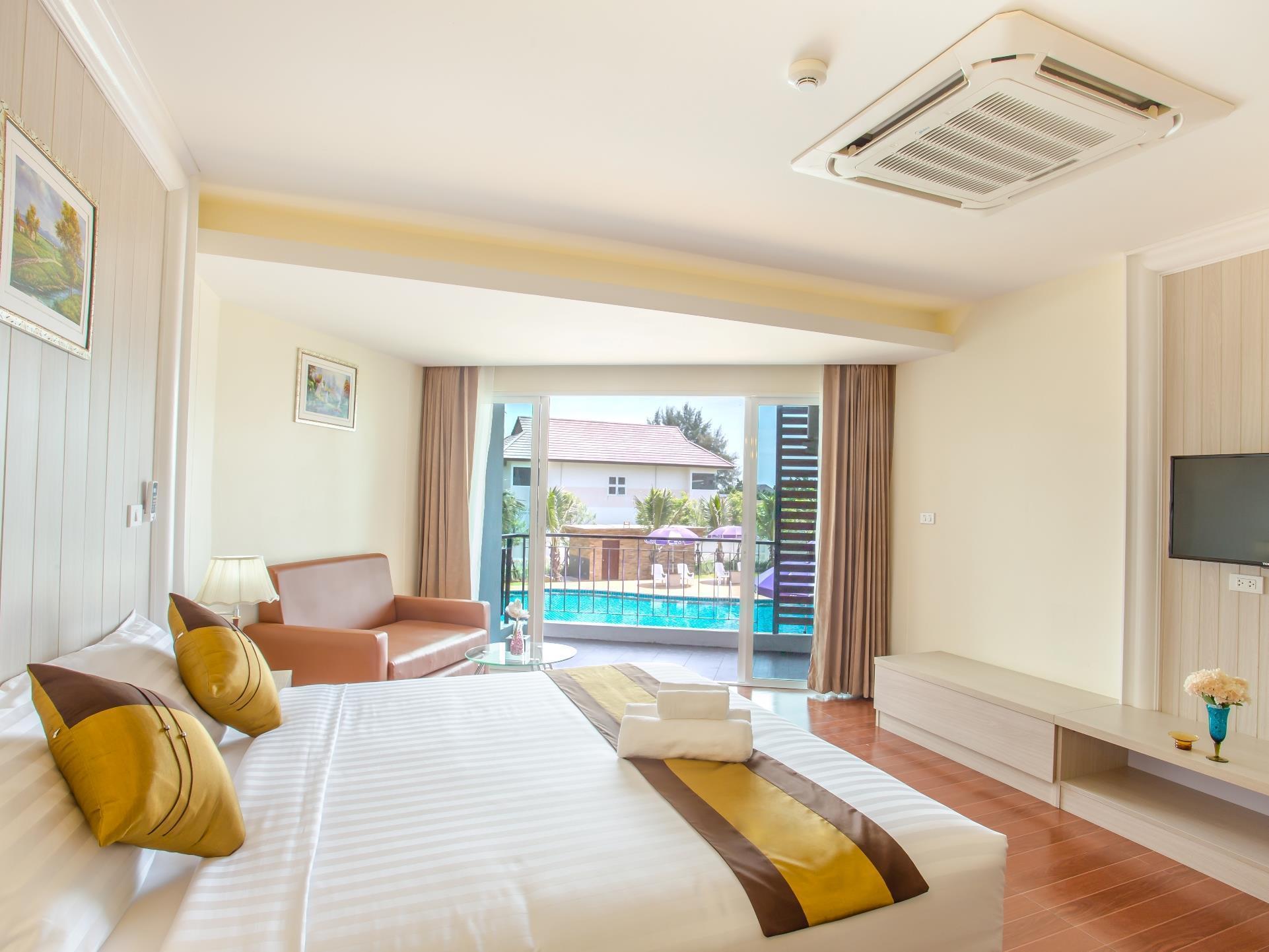 Hotel Saint Tropez Chao Lao Beach