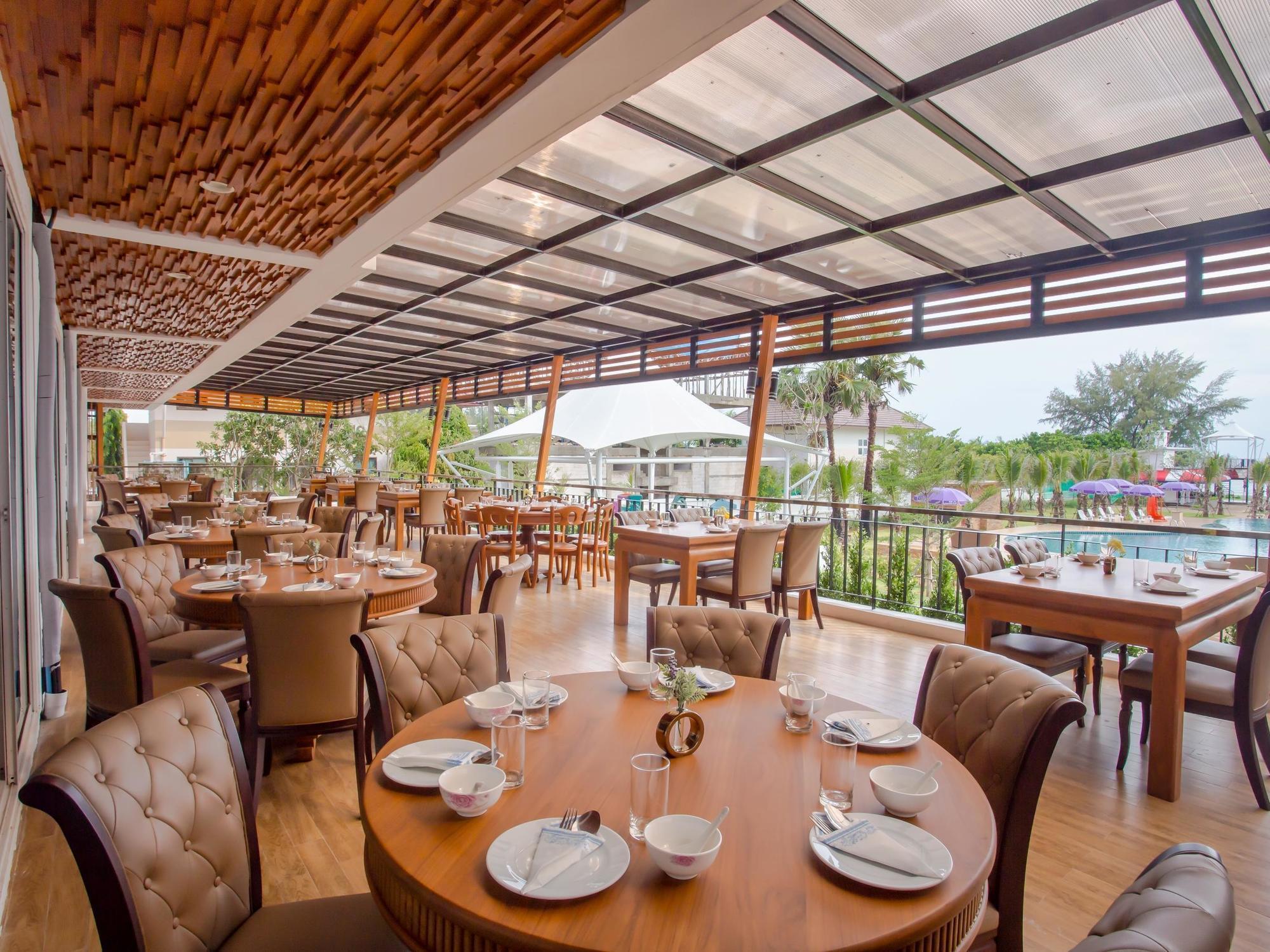 Hotel Saint Tropez Chao Lao Beach