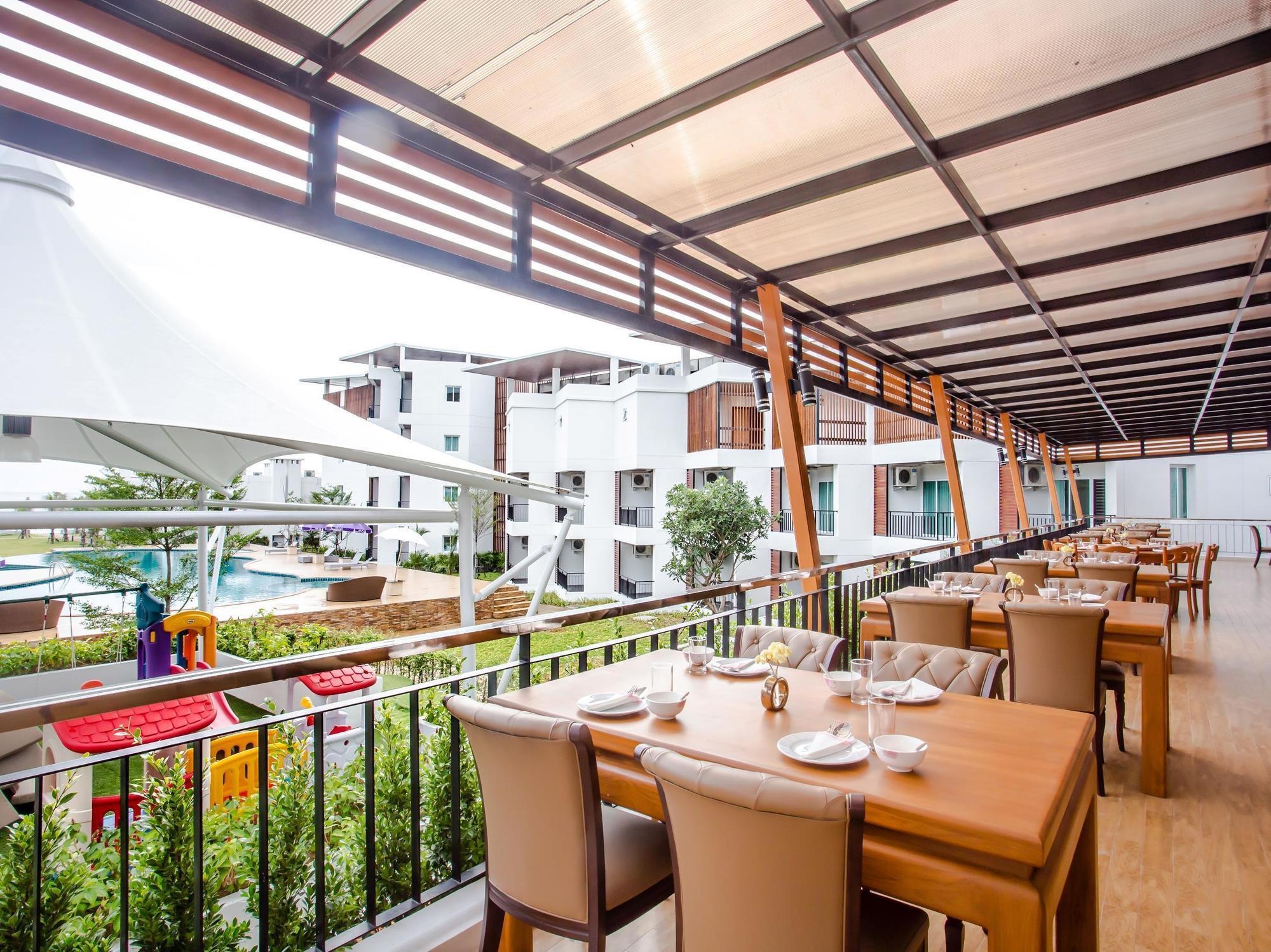 Hotel Saint Tropez Chao Lao Beach