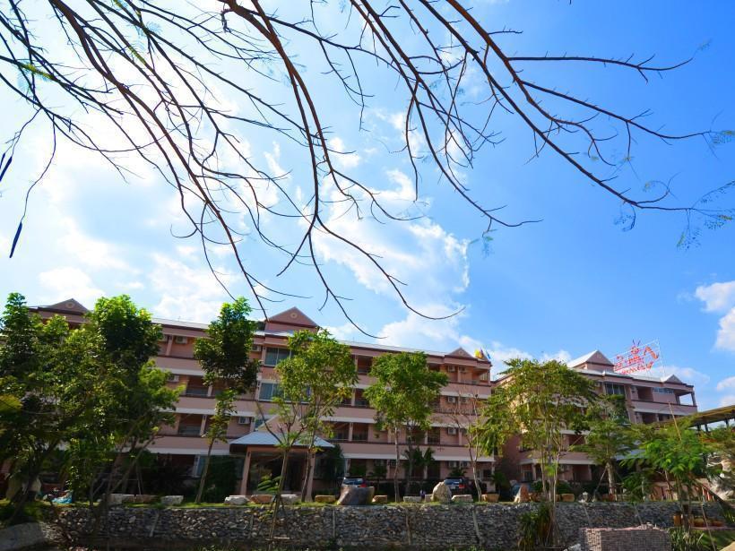 Hotel Phuranya 2*