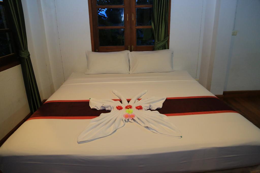 Hotel Reuanthai Village
