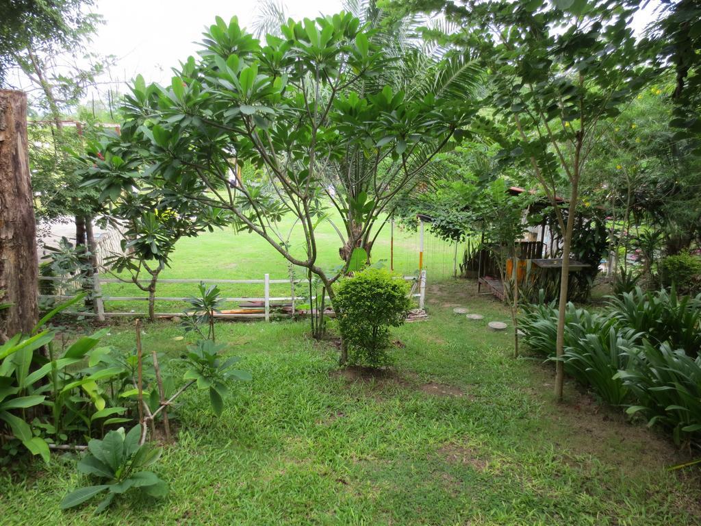 Resort Ban Tonnam Suan Phueng