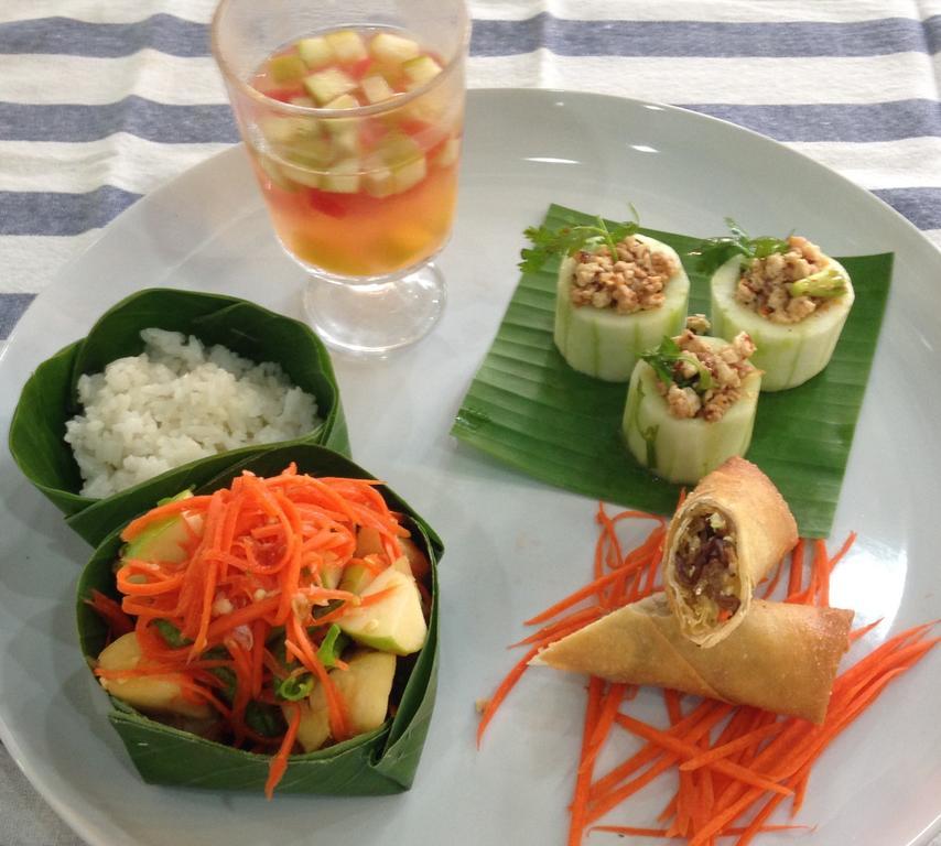 Guest house Sweet Honey Pranburi 3*
