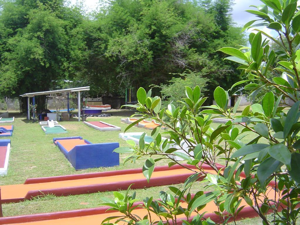 Mini-golf **** &