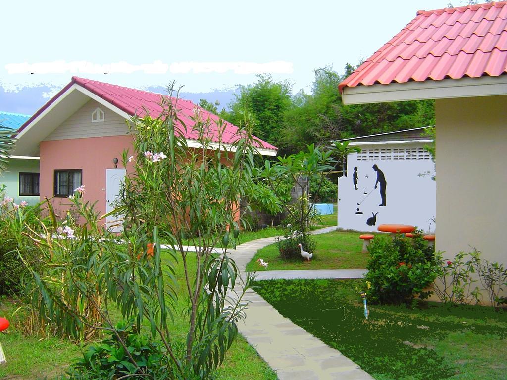 Mini-golf **** &
