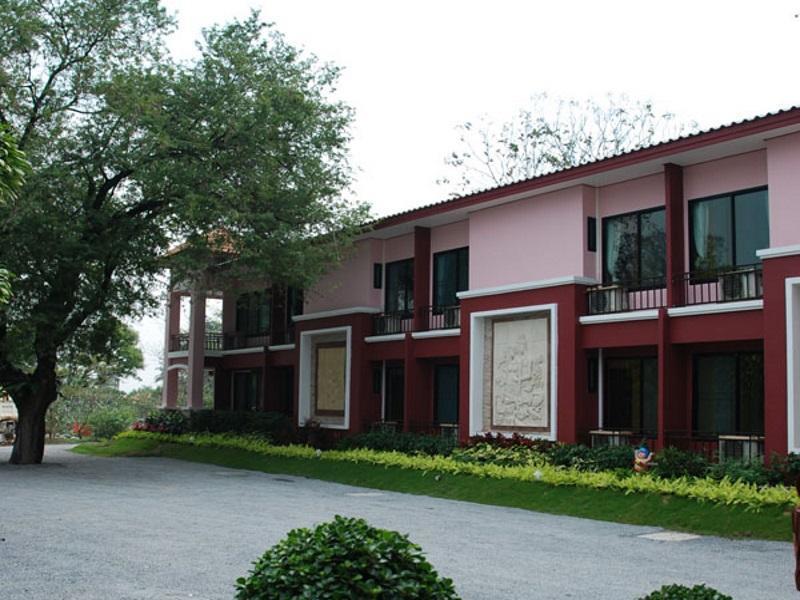 Hotel Paisan Pakchong