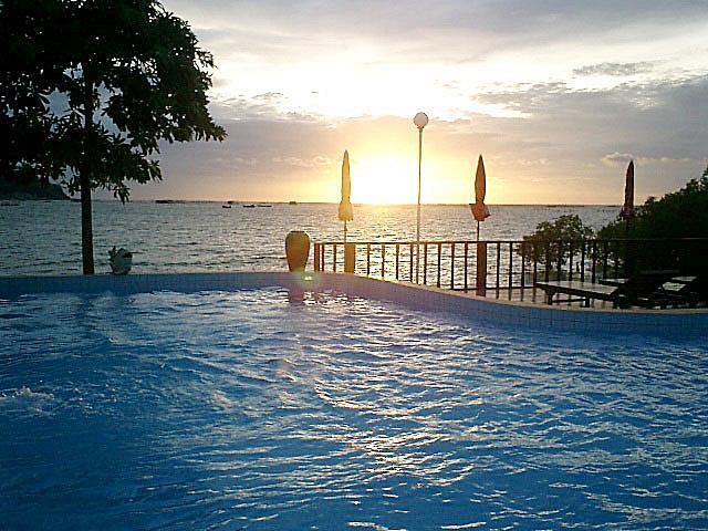 Hotel Bai Bua Beach