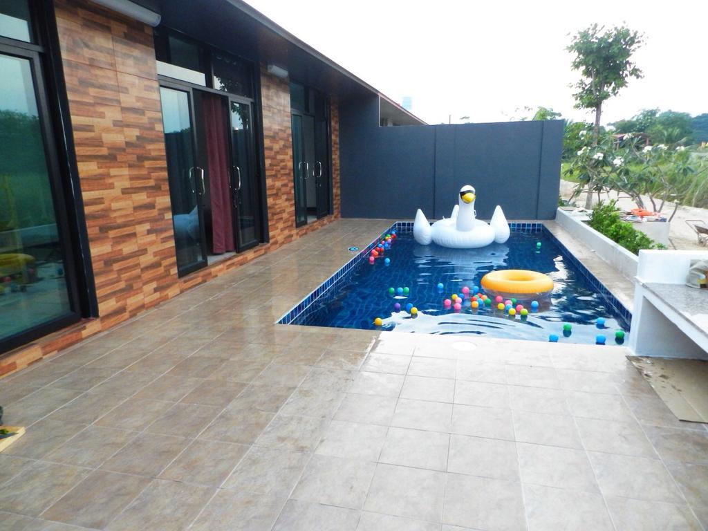 Pool Station