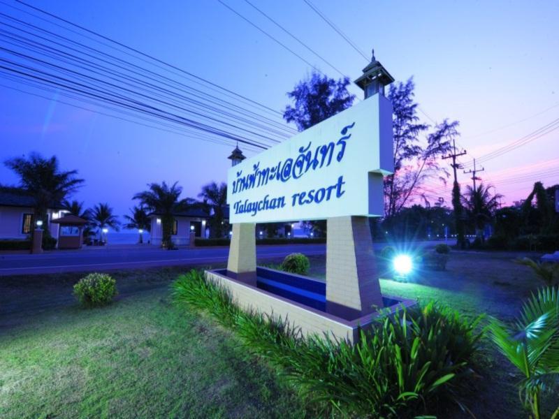 Baan Faa Talaychan Chao Lao Beach