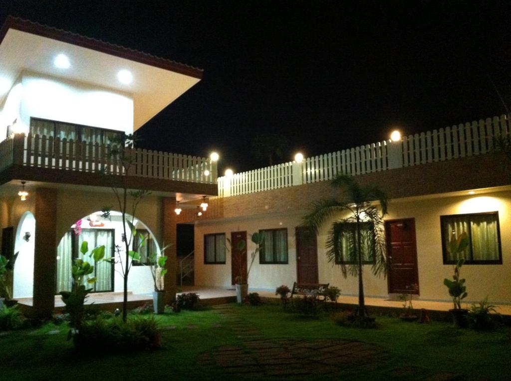 Guest house Charming Suan Phueng