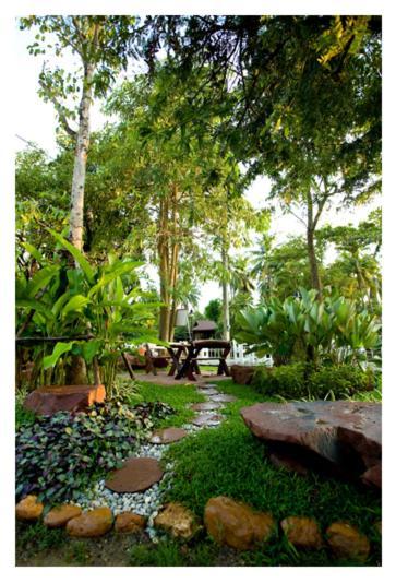 Resort Young Coconut Garden 2*