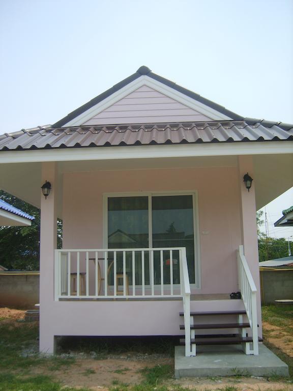 Resort Chomna Ban Bua Yai