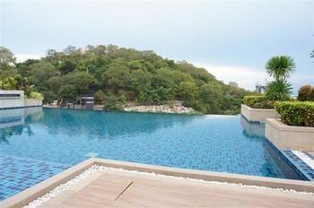 Hotel The Axis Pattaya By Kaisit 3*