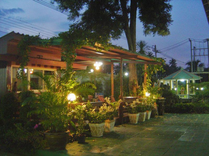 Resort โคโคนัทโฮม 2*