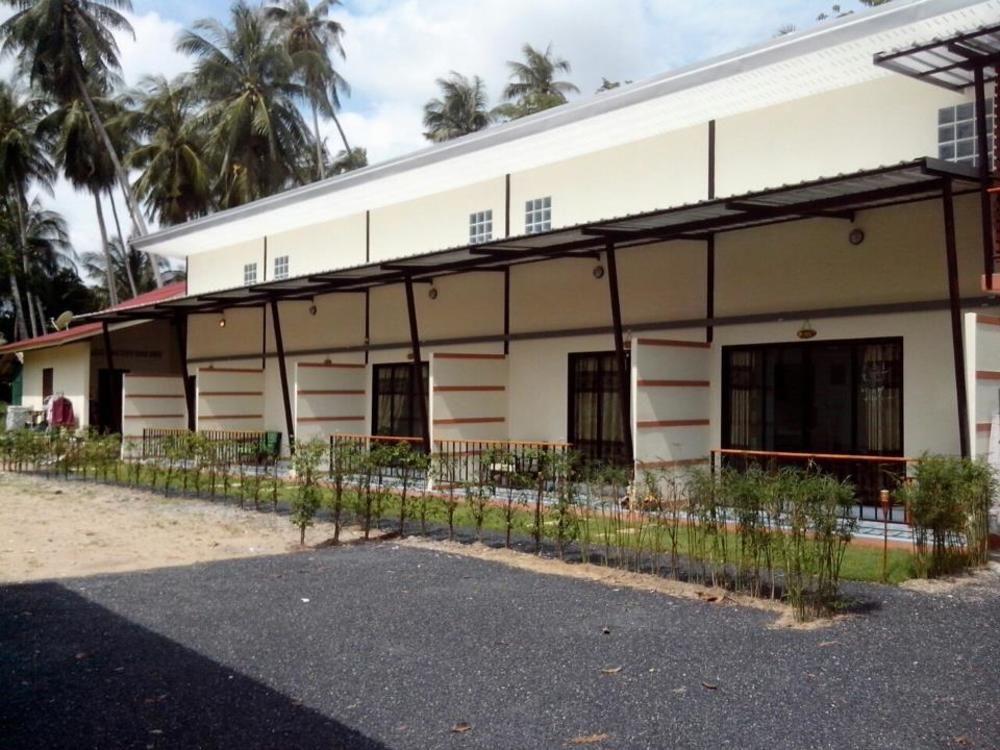Resort Laemsor Modern House
