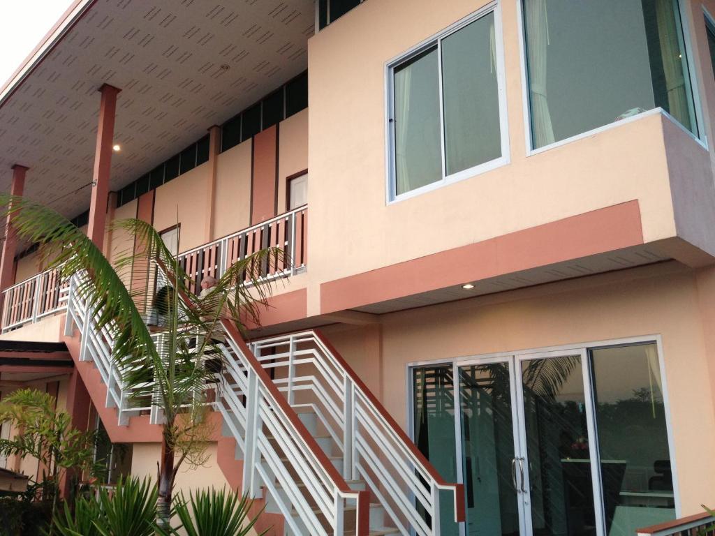 Apartamento Siriburi Khanom