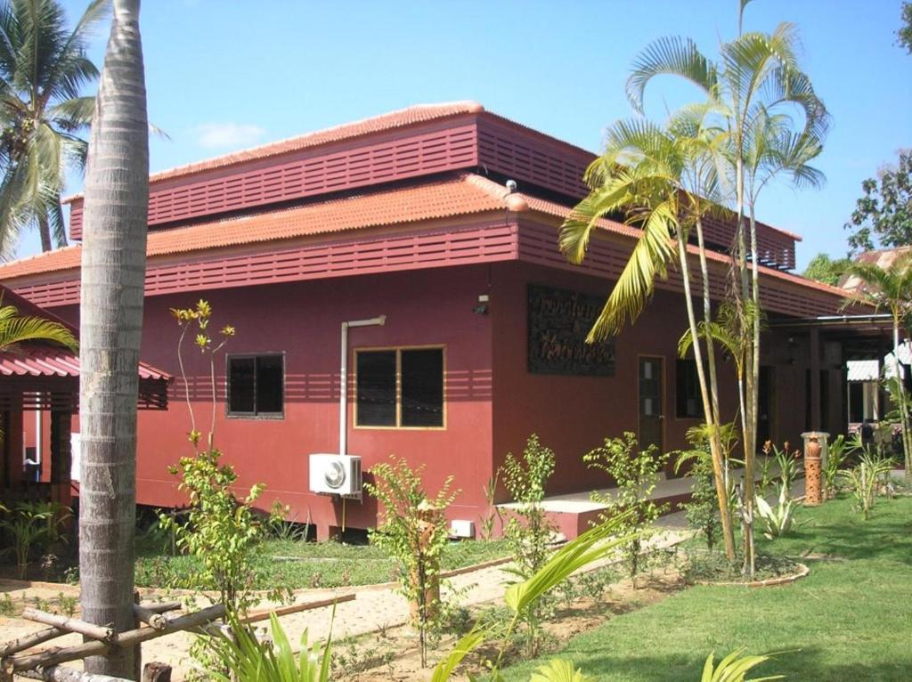 Tamarind Grand 3* Mae Sariang