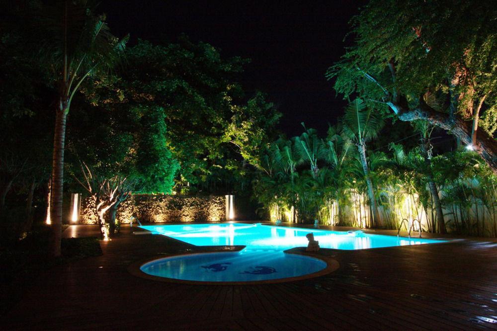 Resort Raya Front - The In