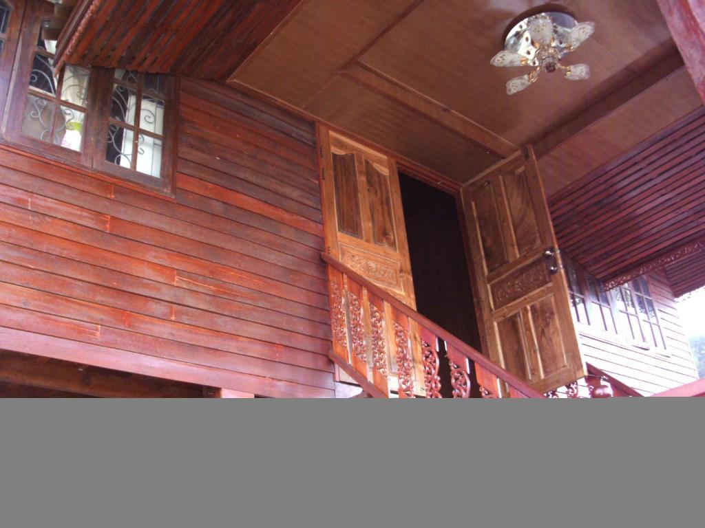 Phu Mok Dok Mai Resort 2*