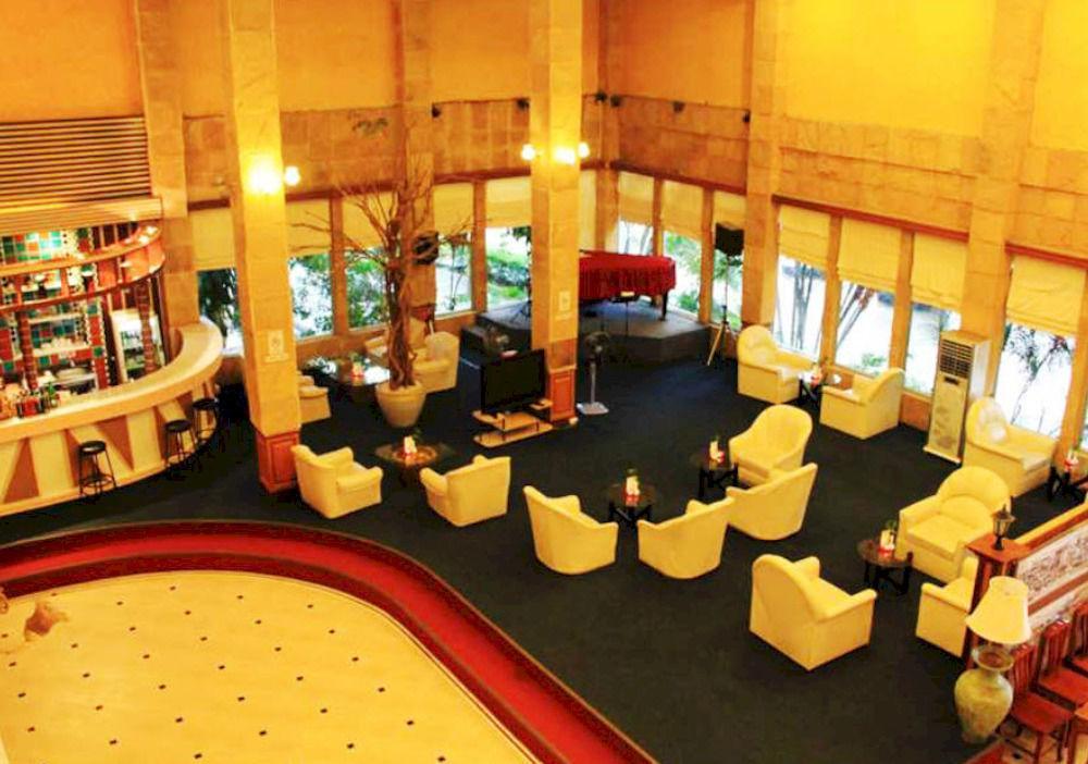 Hotel Thepnakorn 3*