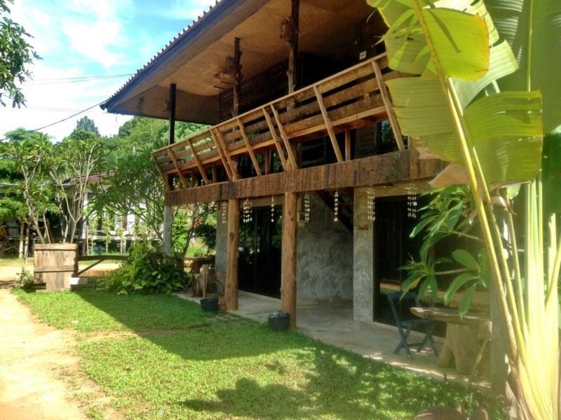 The Pier Boutique Tha Mai