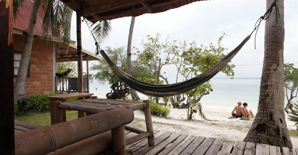 Hotel Leela Beach 2*