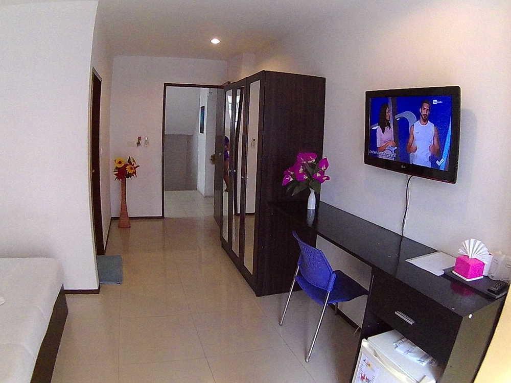 Hotel Holiday Home Patong