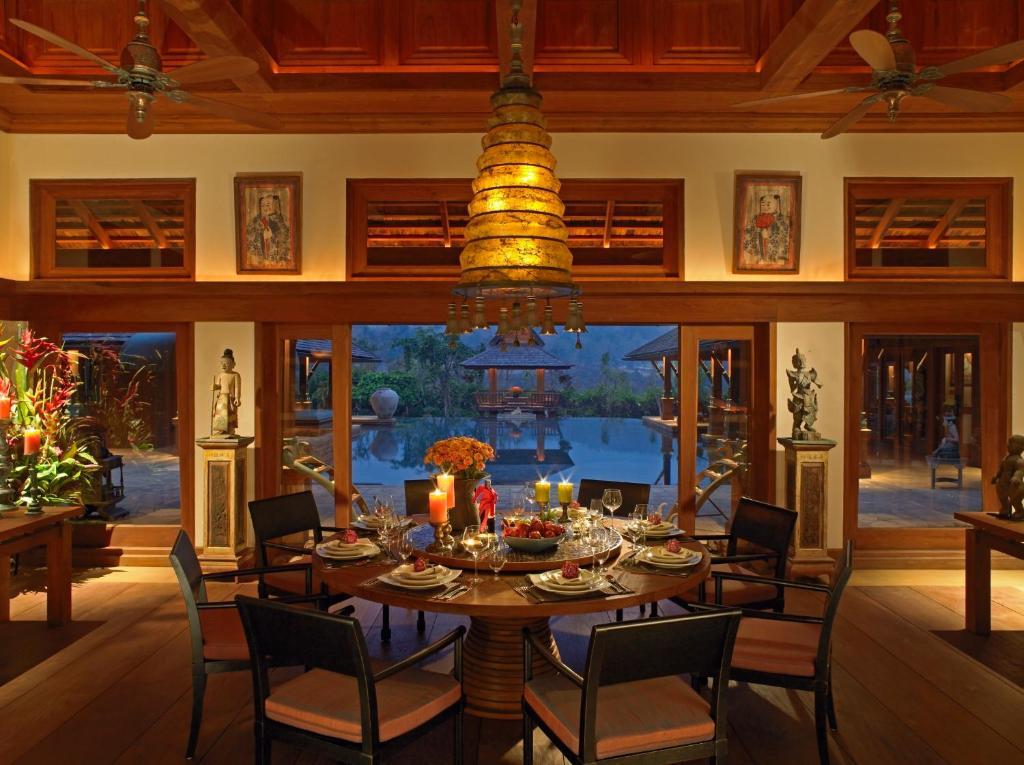 Resort Howie's