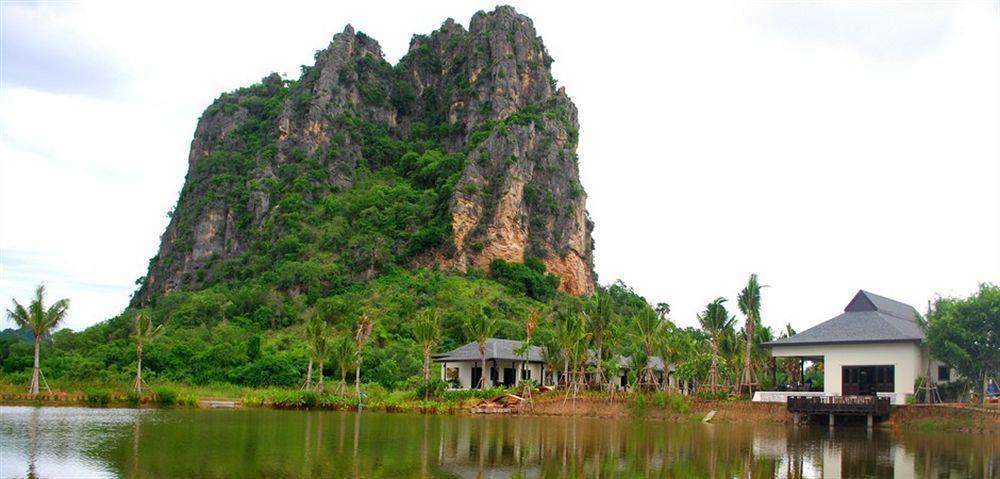 Jurassic Mountain & Fishing Park