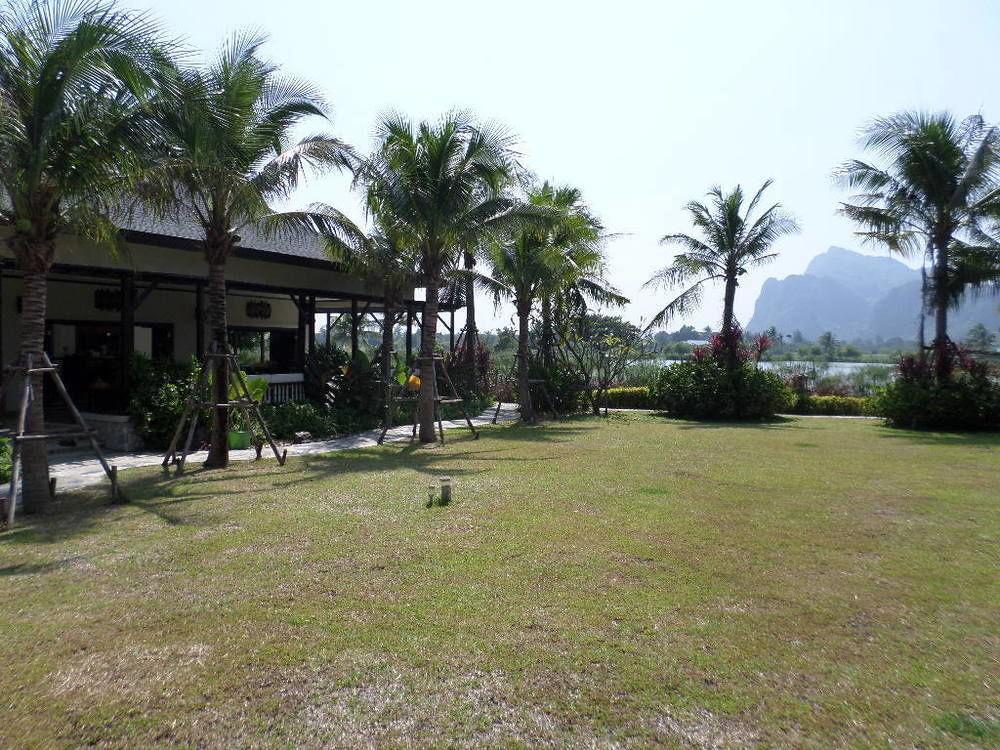 Jurassic Mountain & Fishing Park
