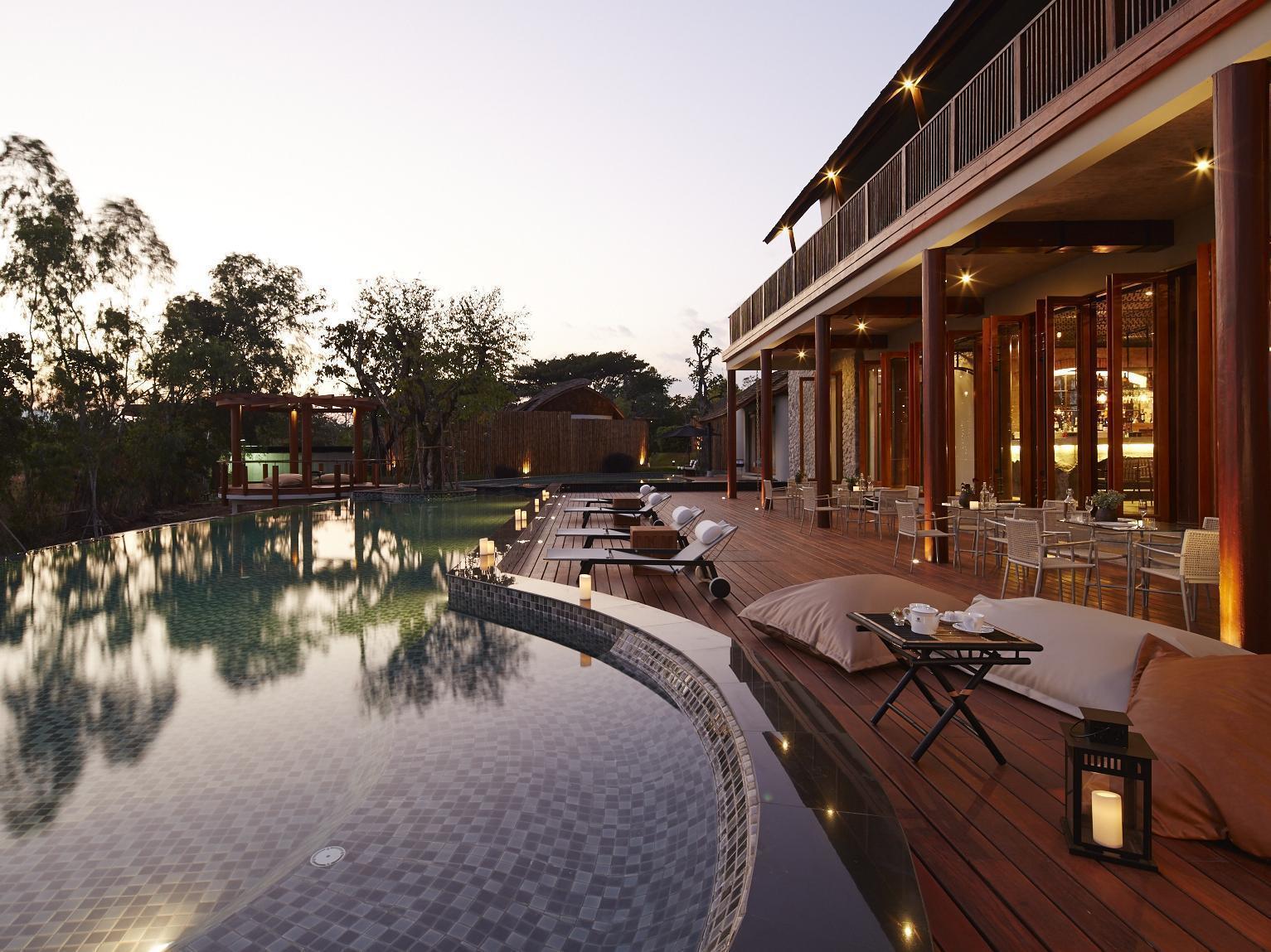 Boribot Pool Resort