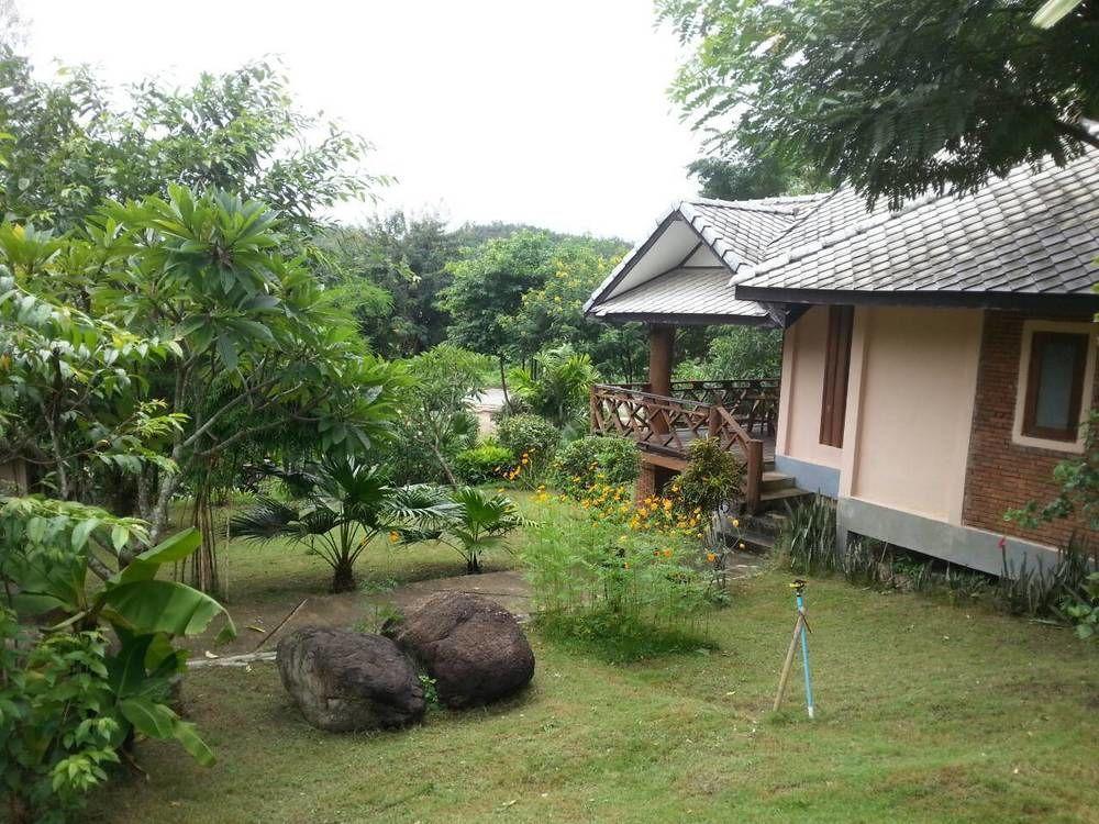 & Baan Chonphao Lodge *