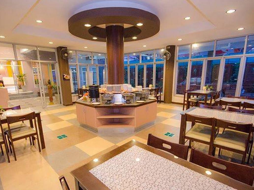 Charoenchit House Hotel 2*