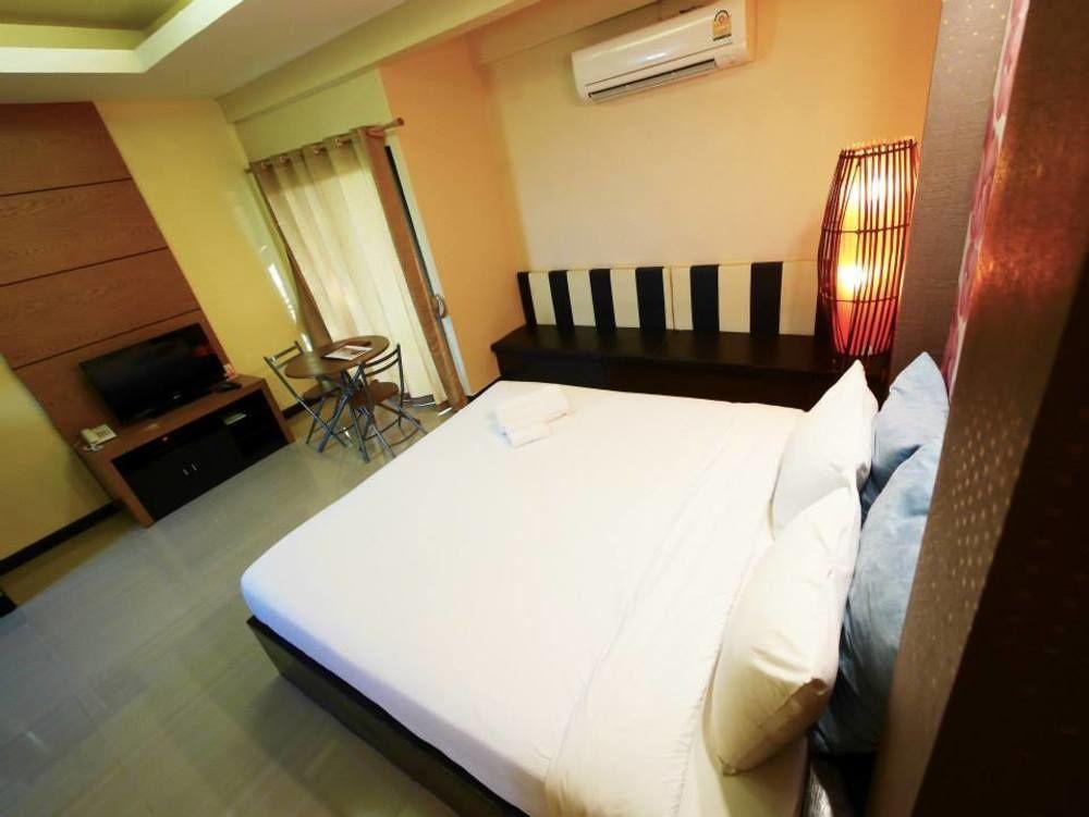 The Vista Pool 4*
