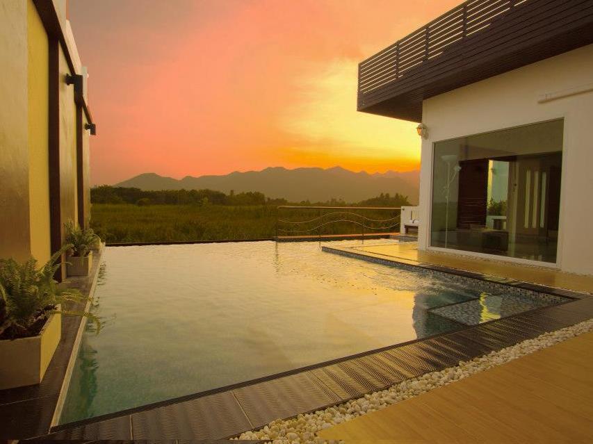 The Vista Pool Resort