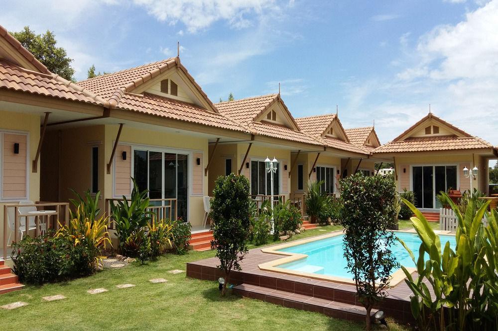 Charm Resort 3*