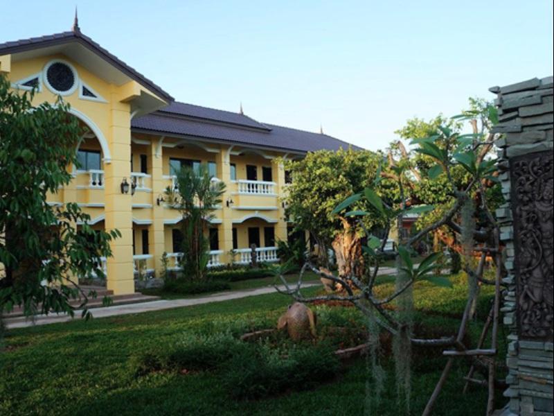 Park & Pool Hotel 3*