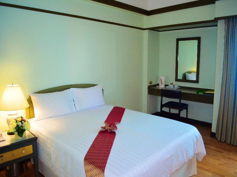 Grand Plaza Hotel 3*