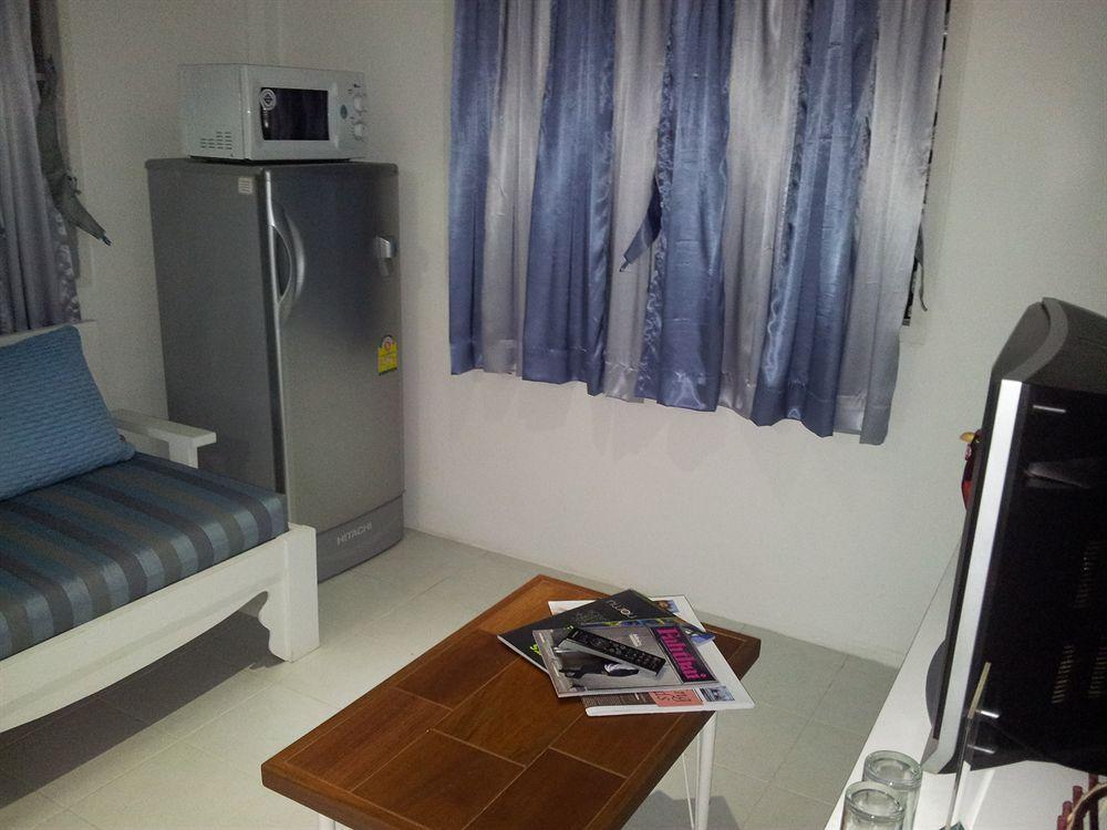 Lemon Tree Hotel 2*