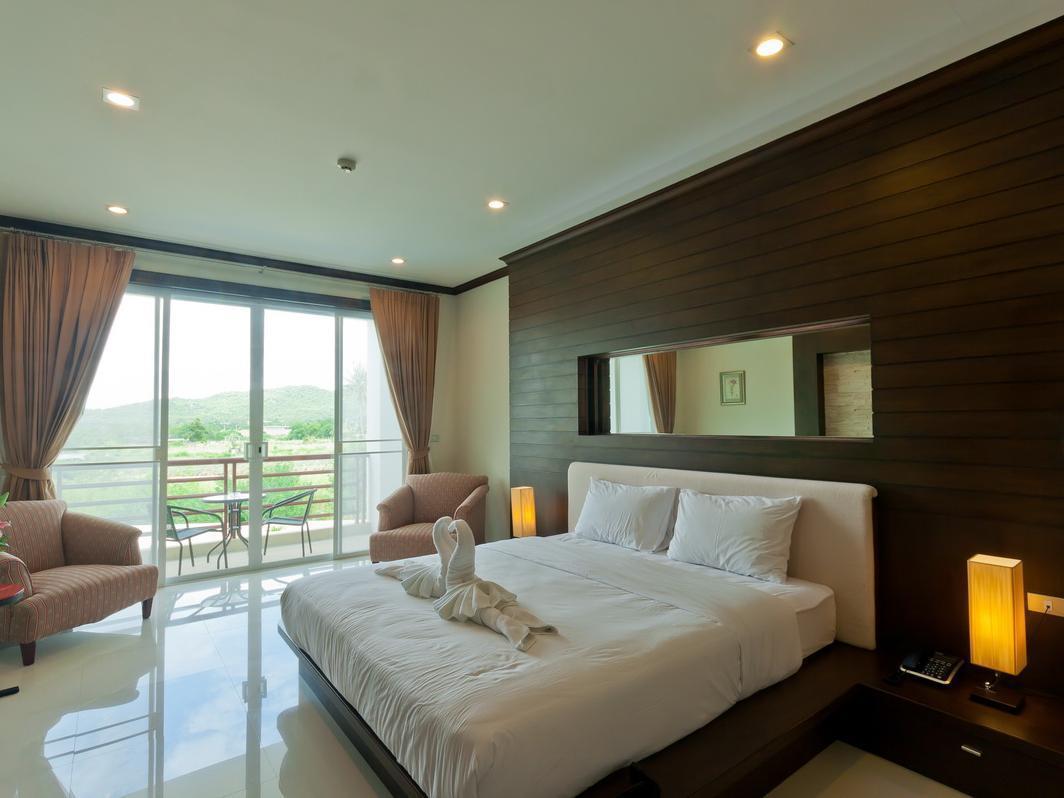 Tai-pan And Resort Hua Hin