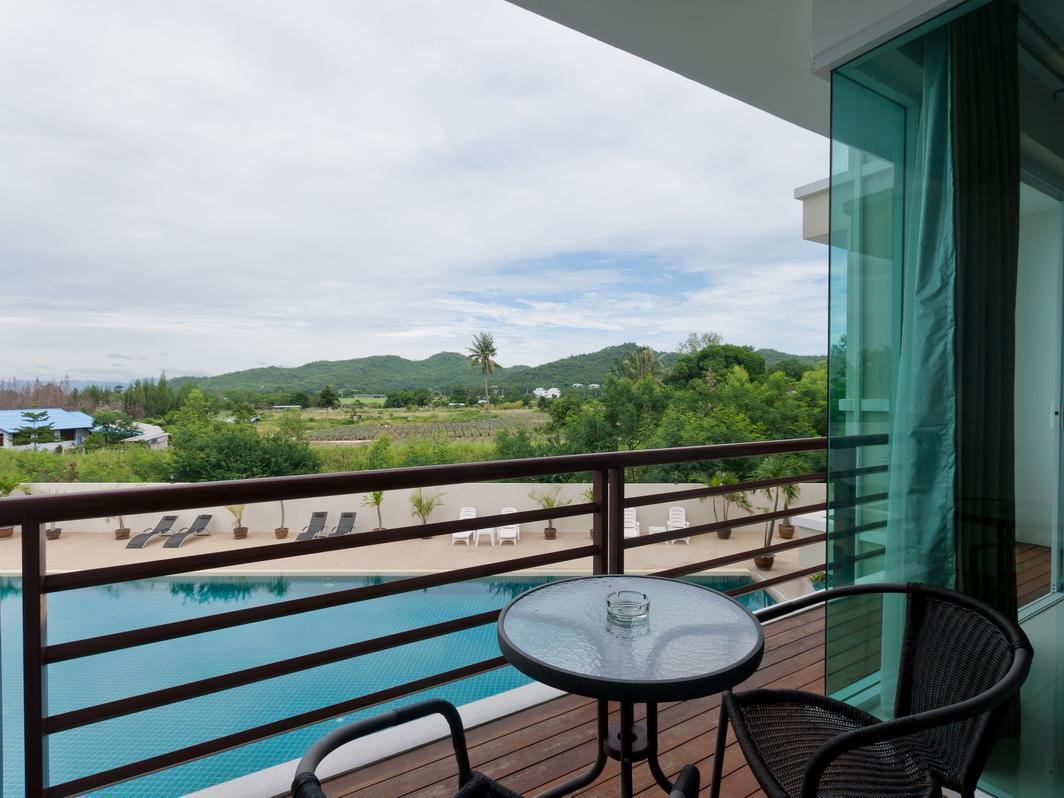 Tai-pan And 4* Hua Hin