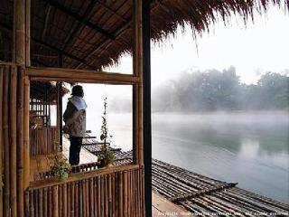 Boutique Raft Resort, River Kwai 3*