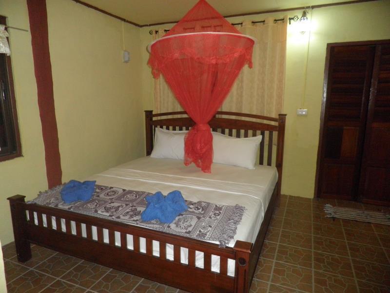 Baan Rimnam Khao Sok Hotel