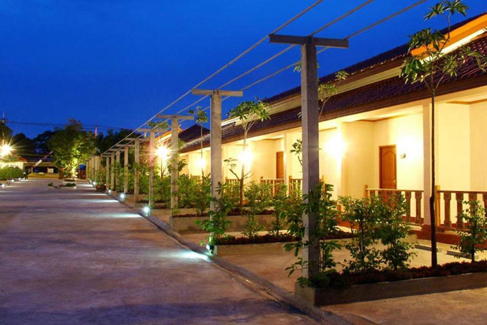 Oasis Hostel *