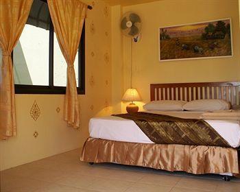 Sunset House Bed & Breakfast 2*