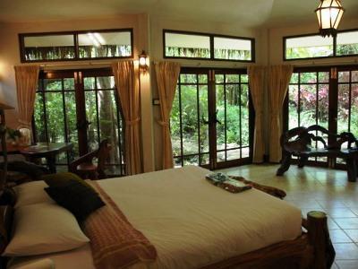 Momchailai Forest Retreat 2*