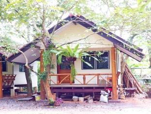 Baan Tai Rom Yen Guest house 2*