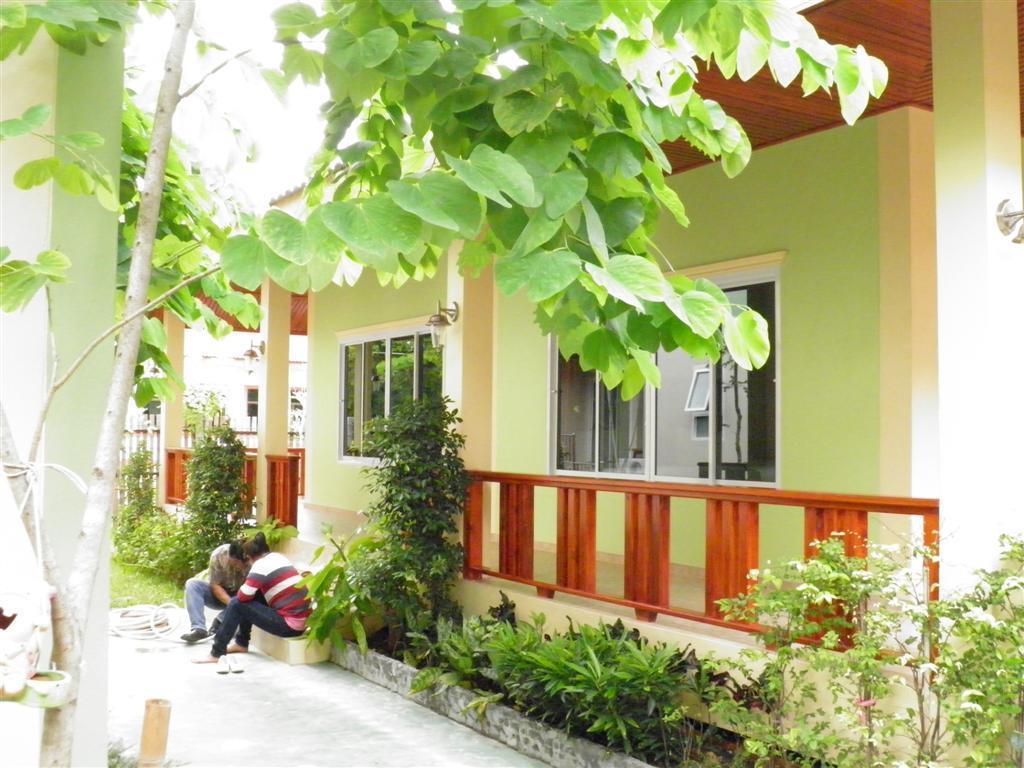 Ruen Narisra Hotel