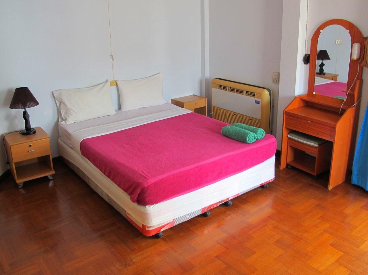 Beachfront Cha Am Guest house Cha-Am
